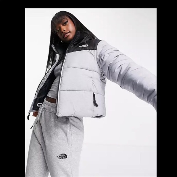 NWOT The North Face Saikuru cropped jacket in gray - Exclusive to ASOS - Picture 2 of 16